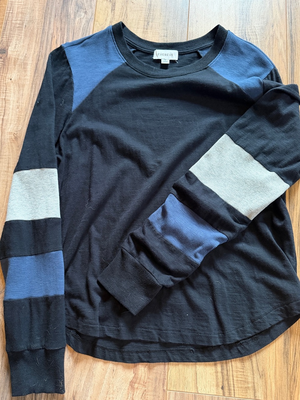Evereve Navy Crewneck color block long sleeve M